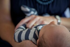 mom_with_baby_02